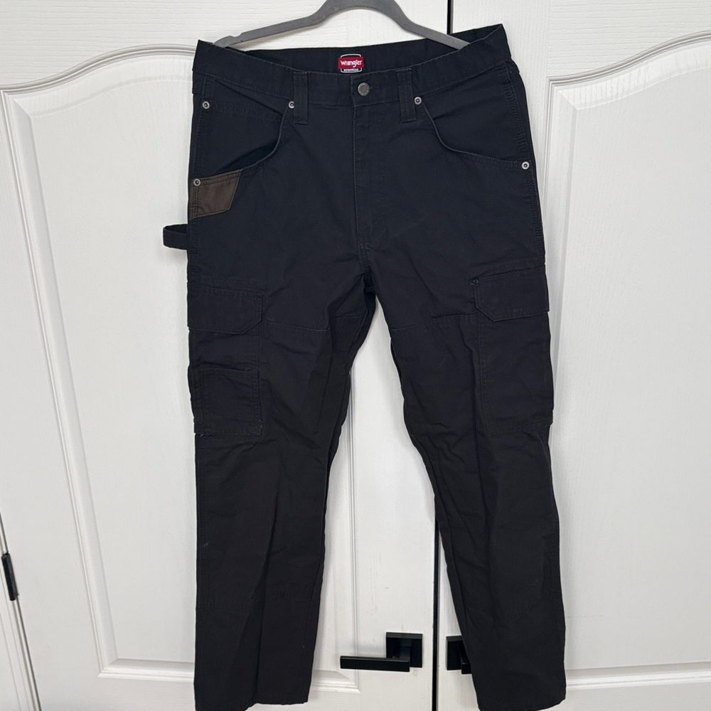 Wrangler Men’s Black Cargo Utility Pants